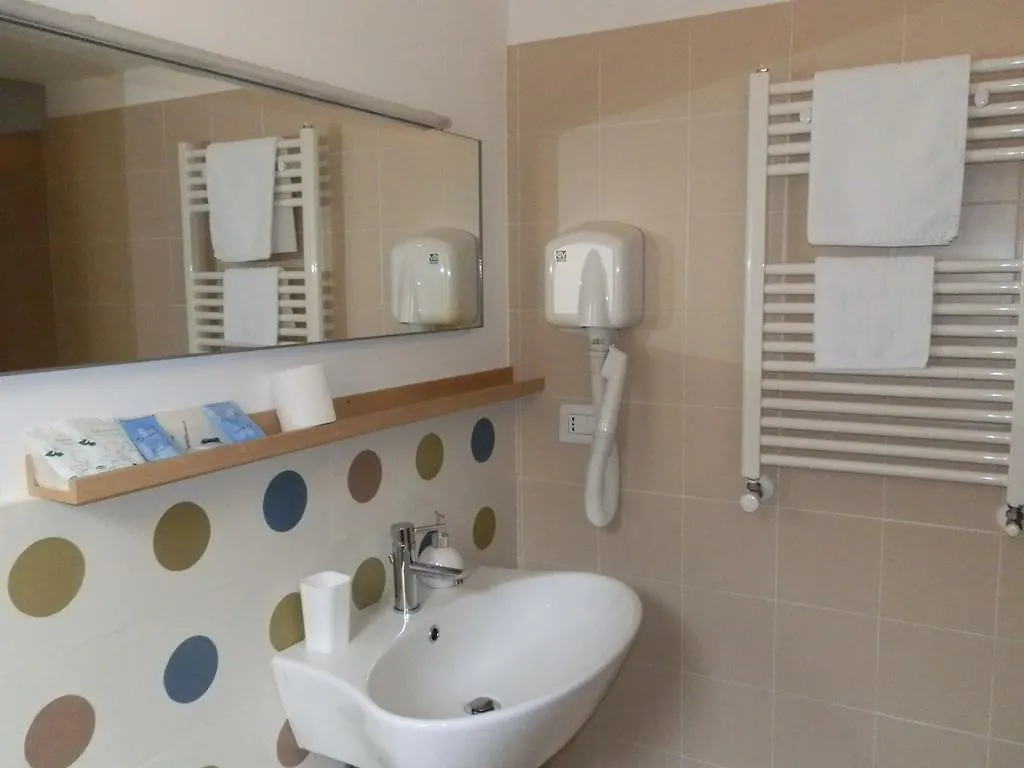 מילאצו B&B Re Umberto לינה וארוחת בוקר