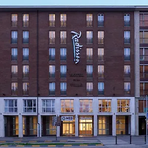 https://de-la-ville-ferrara.emilia-romagnahotels.net